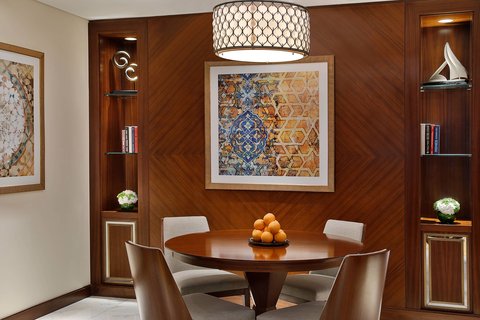 Family Suite - Dining Room