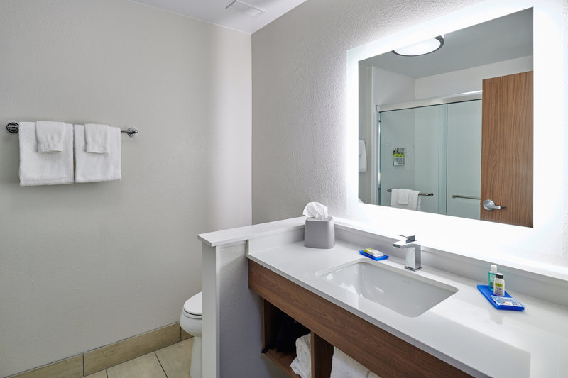 Holiday Inn Express and Suites El Paso – Sunland Park Area