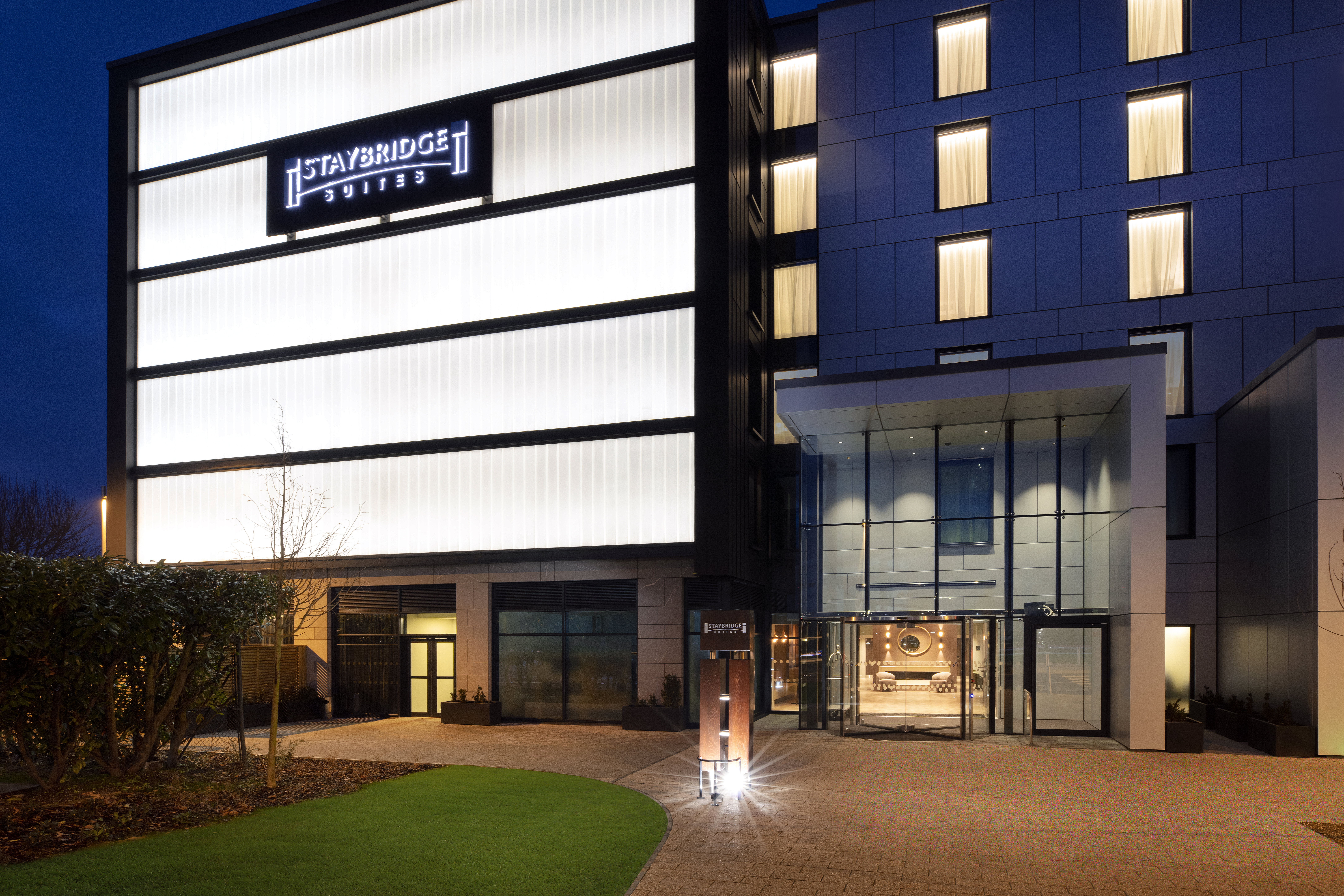 Staybridge Suites Bath Road