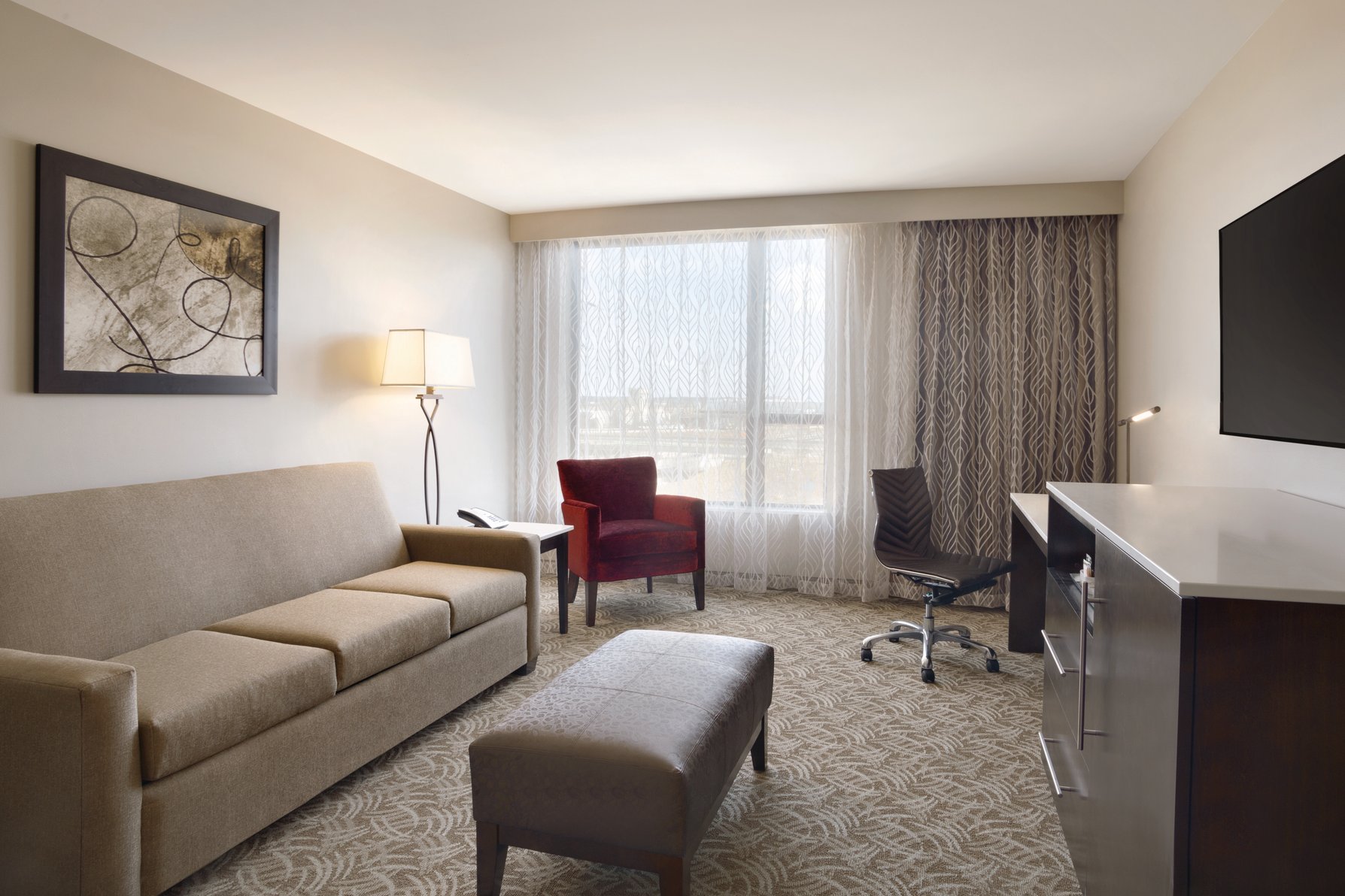 Holiday Inn CHICAGO - SCHAUMBURG Room Type - 1 King Bed 1 Bedroom Suite