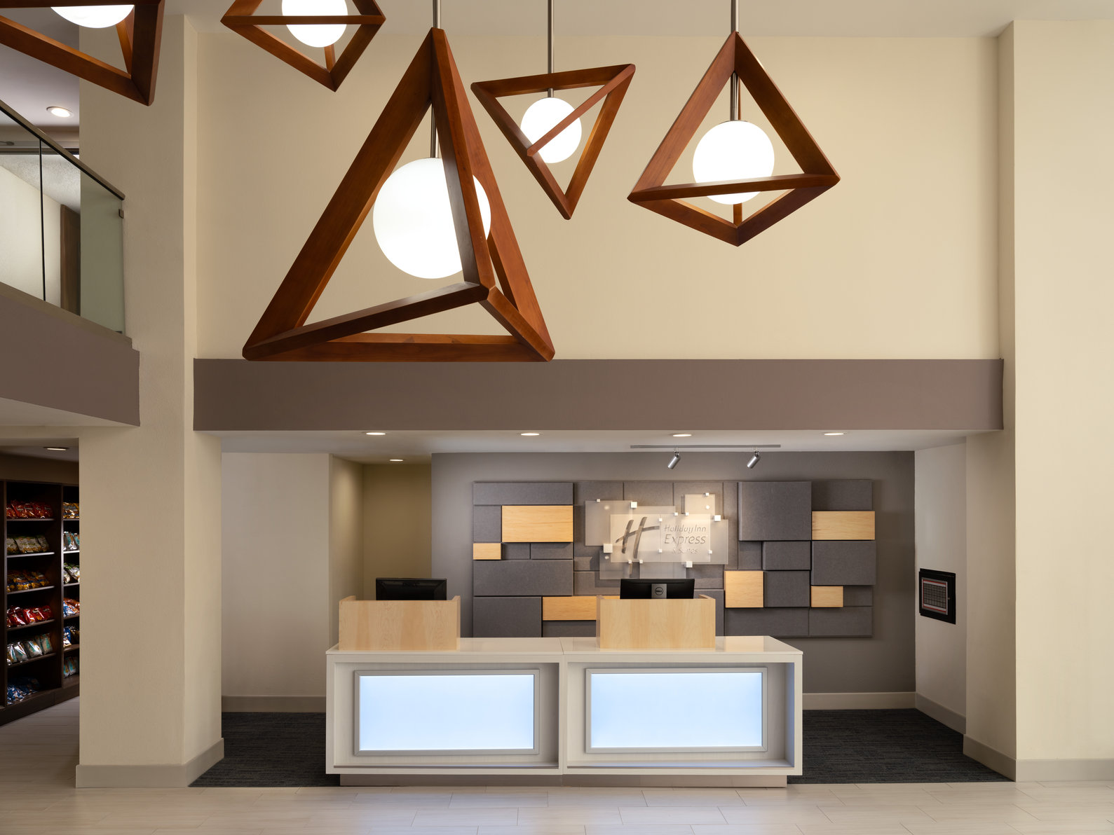 Holiday Inn Express & Suites Irving Dfw Airport North, an IHG Hotel - Free airport shuttle offered daily. 