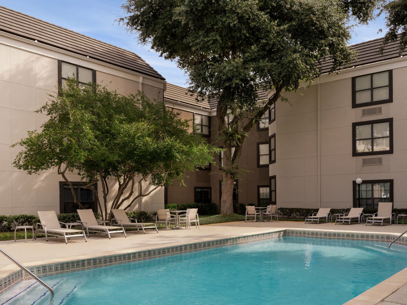 Holiday Inn Express & Suites Irving Dfw Airport North, an IHG Hotel - Outdoor Swimming Pool