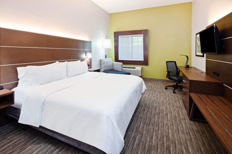 1 KING BED LEISURE NONSMOKING