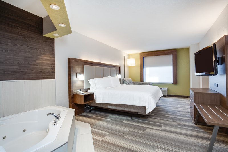 HOLIDAY INN EXP STES CLEWISTON