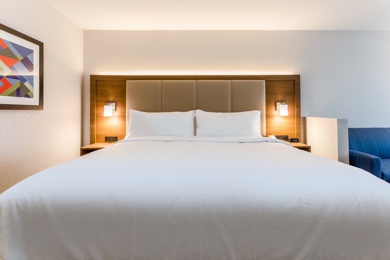 Holiday Inn Express and Suites Florence – Cincinnati Airport