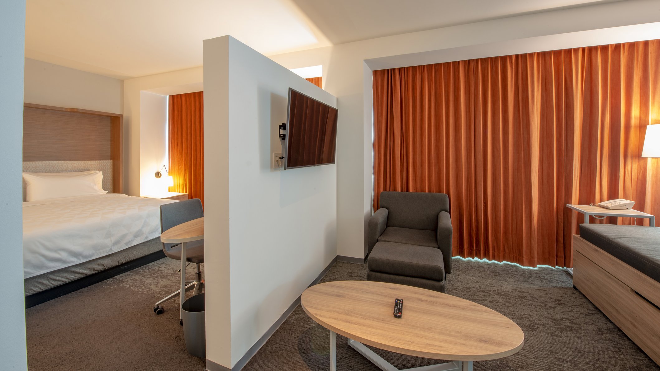 Holiday Inn & Suites - Merida La Isla Room Type - 1 King Suite City View Holiday Inn & Suites - Merida La Isla Room Type - 1 King Suite City View