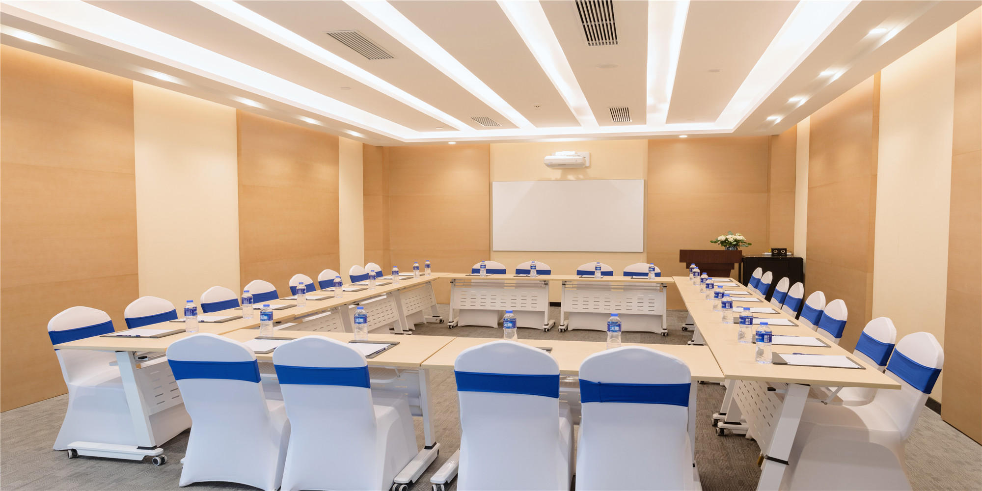 Holiday Inn Express Tianshui City Center- Tourist Class Tianshui  China