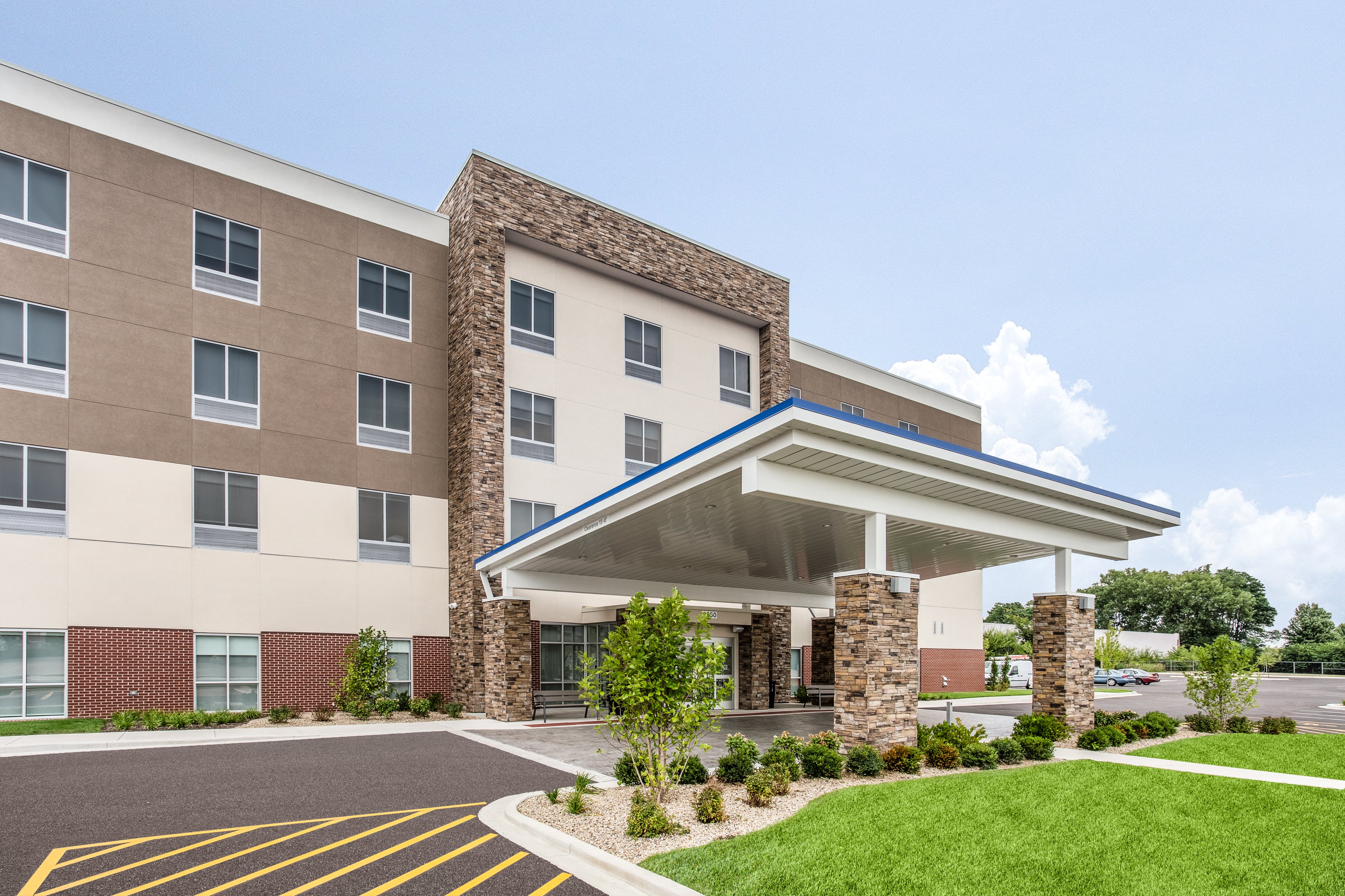Holiday Inn Express & Suites Ottawa