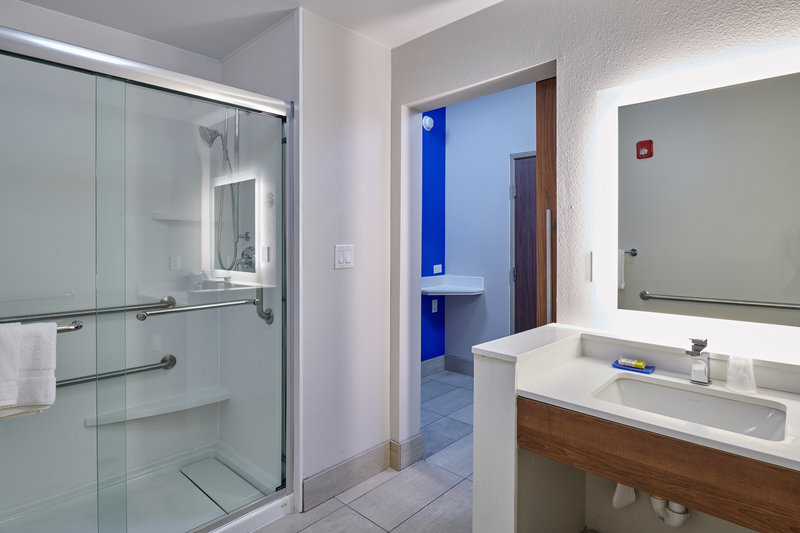 Holiday Inn Express and Suites El Paso – Sunland Park Area