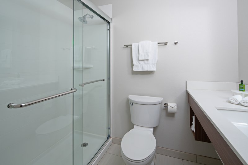 HOLIDAY INN EXP STE AIRPORT
