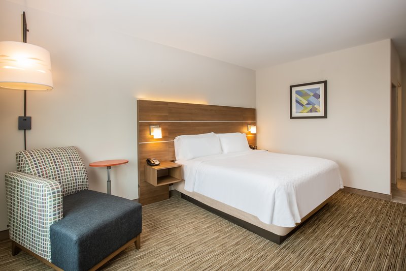 HOLIDAY INN EXP STES FAIRBURN