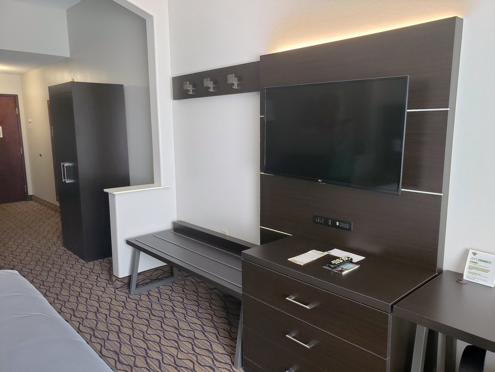 Holiday Inn Express San Angelo Room Type - 1 King Bed Suite Communication Accessble