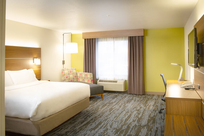 HOLIDAY INN EXP STES WAUSAU