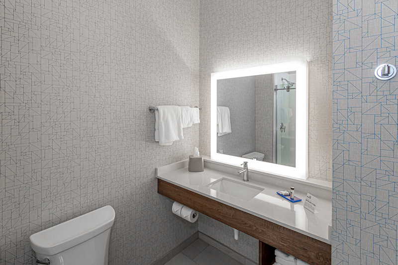 Holiday Inn Express and Suites Columbus – Worthington