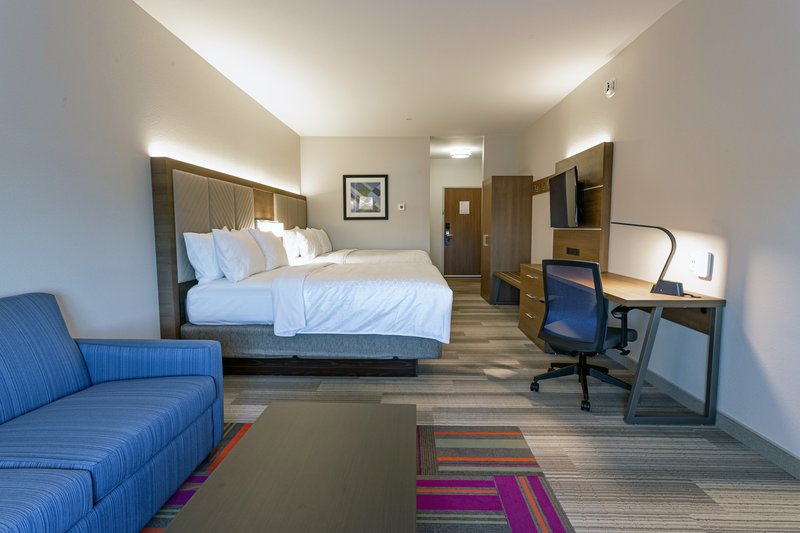 Holiday Inn Express and Suites Columbus – Worthington