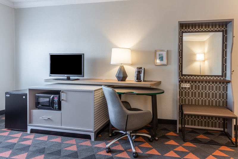 HOLIDAY INN SELECT SWEDESBORO