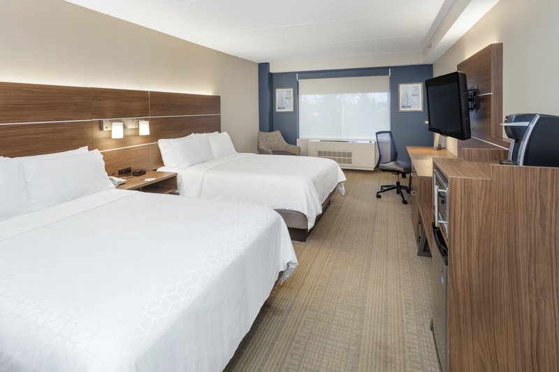 HOLIDAY INN EXPRESS EAST END