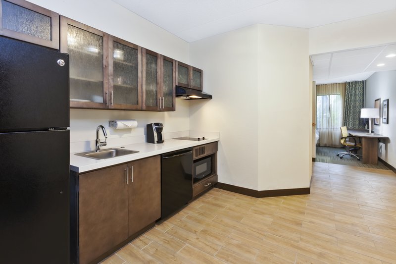 Candlewood Suites Grand Rapids Airport