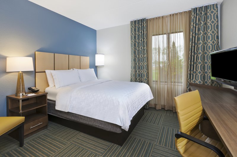 Candlewood Suites Grand Rapids Airport
