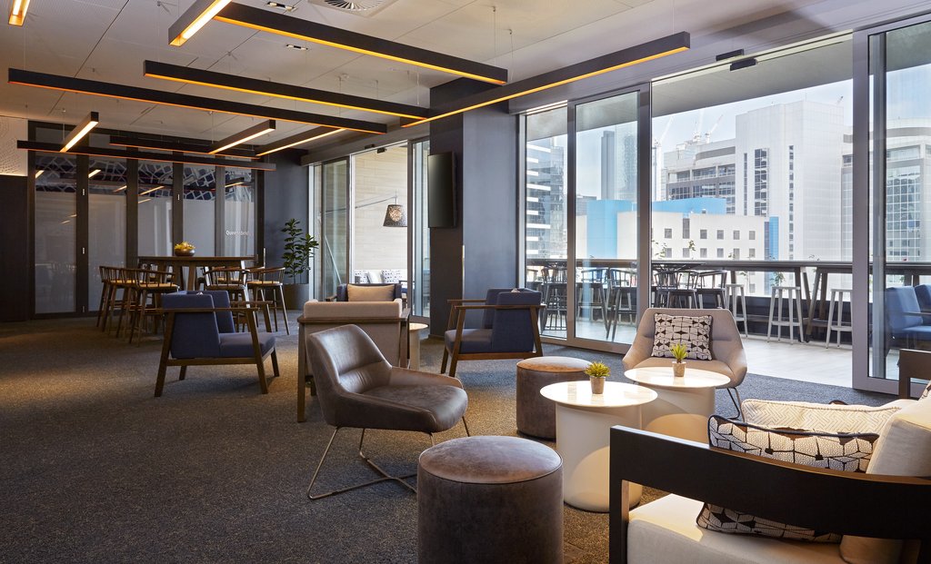 Holiday Inn Express Melbourne Southbank, an IHG Hotel - Start your day with an espresso in our lobby lounge 