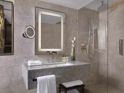 Mayfair Studio Suite - Bathroom -InterContinental London Park Lane