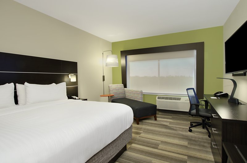 Holiday Inn Express and Suites Brookshire – Katy Freeway