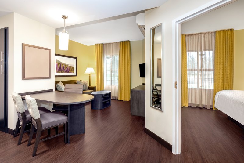 Candlewood Suites – Military Building J0550