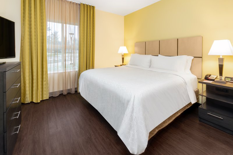 Candlewood Suites – Military Building J0550