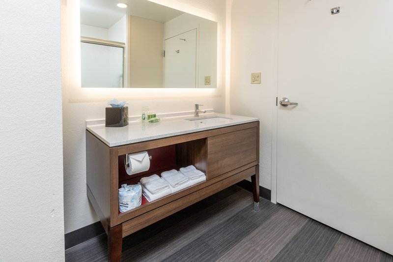 1 KING BED EXECUTIVE NONSMOKING