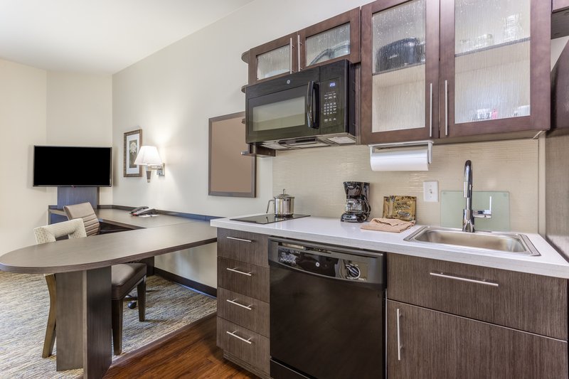 Candlewood Suites Davenport