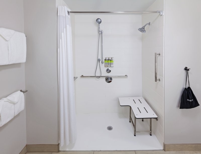Holiday Inn Express and Suites Tulsa South – Woodland Hills