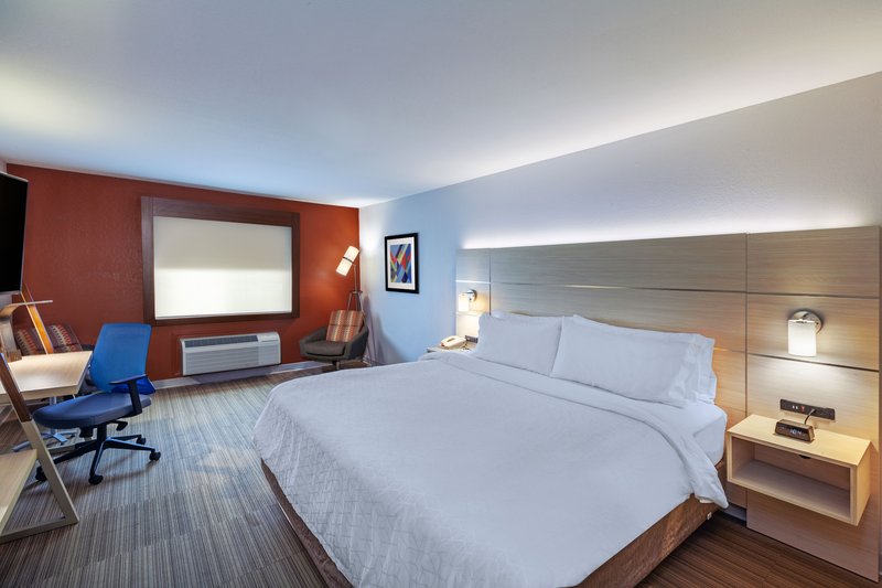 HOLIDAY INN EXP STES JENKS