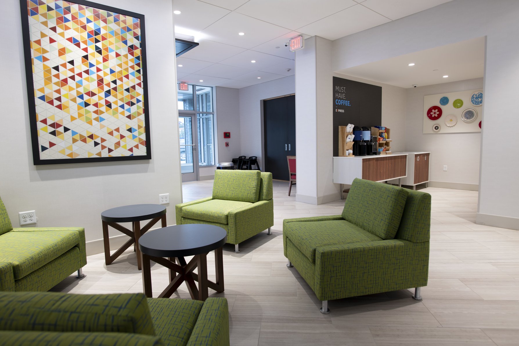 Enjoy and relax in the hotel lobby with free Wi-Fi.