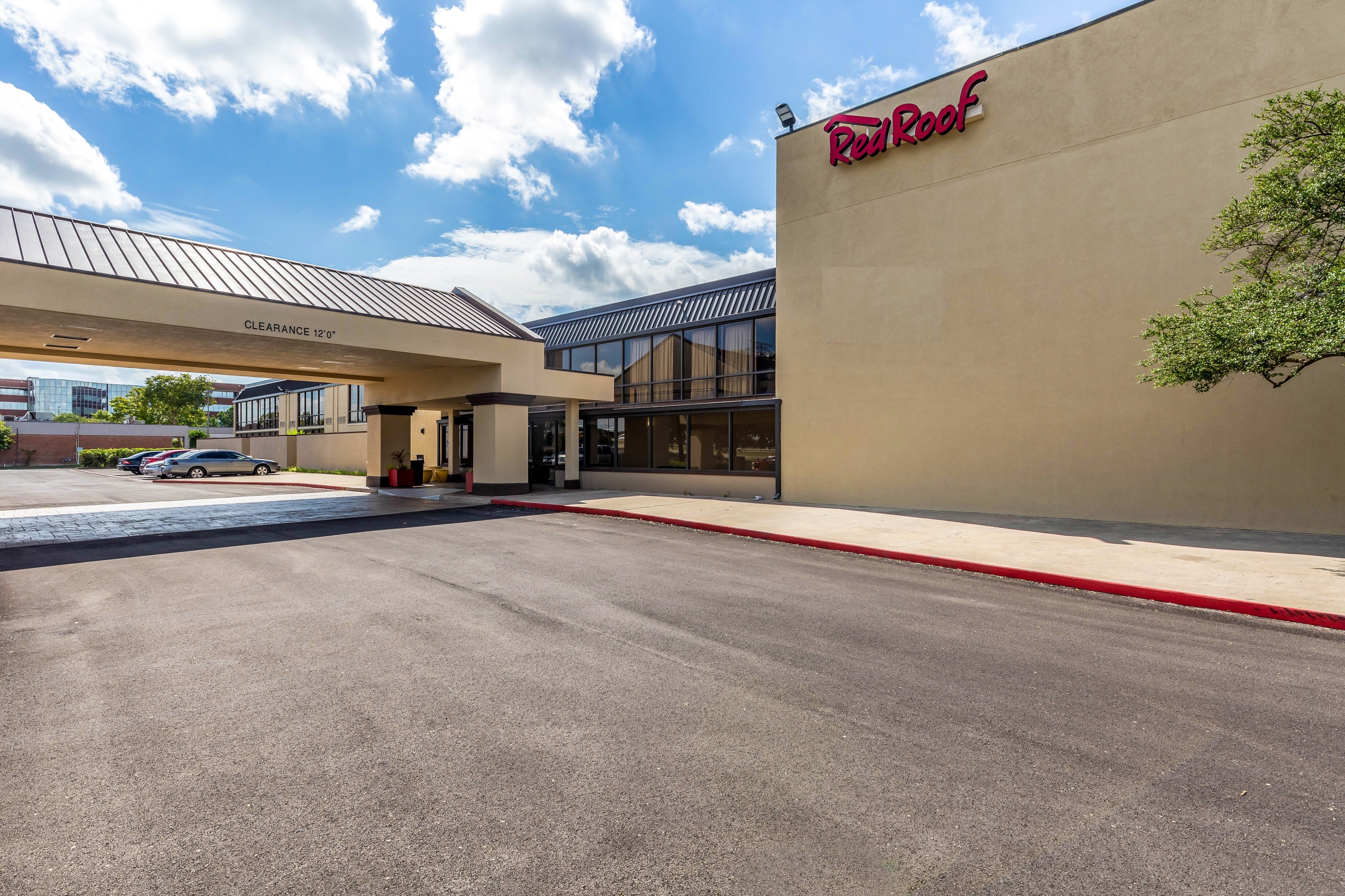 Red Roof PLUS Suites Houston IAH Arpt SW