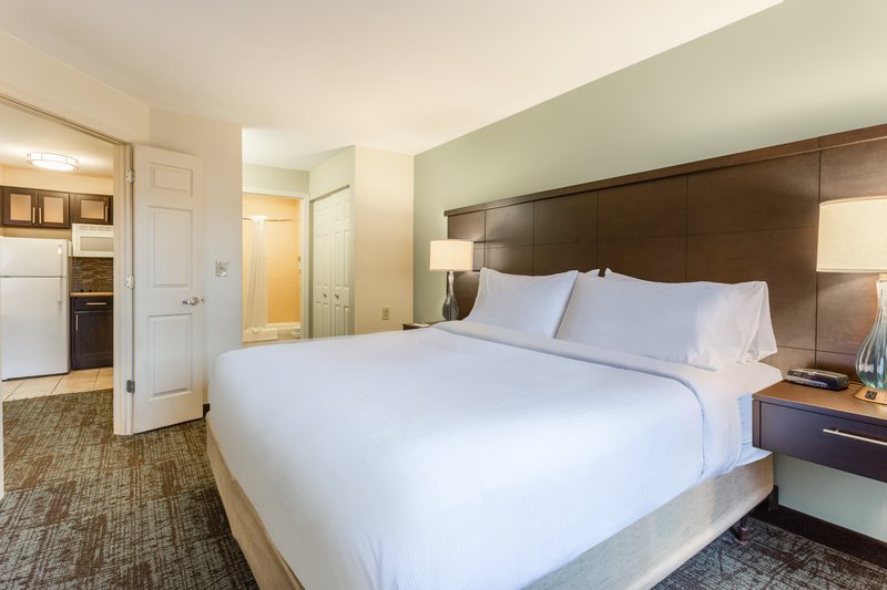 STUDIO SUITE 1 QUEEN BED NONSMOKING