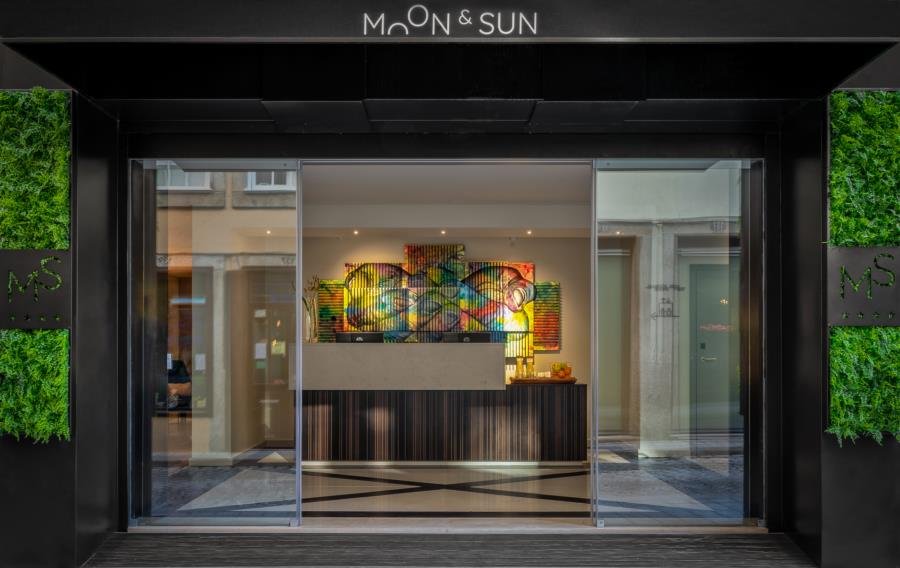 Hotel Moon & Sun