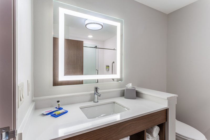 Holiday Inn Express and Suites Kearney