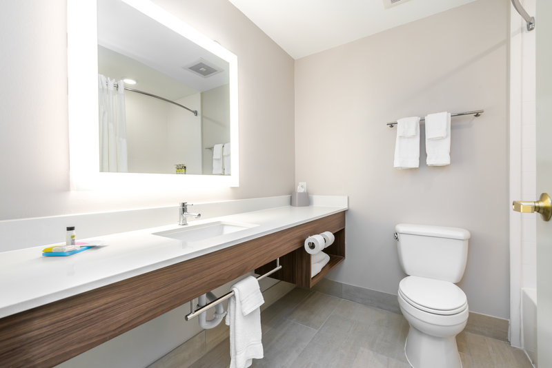 HOLIDAY INN EXPRESSLAGRANGE