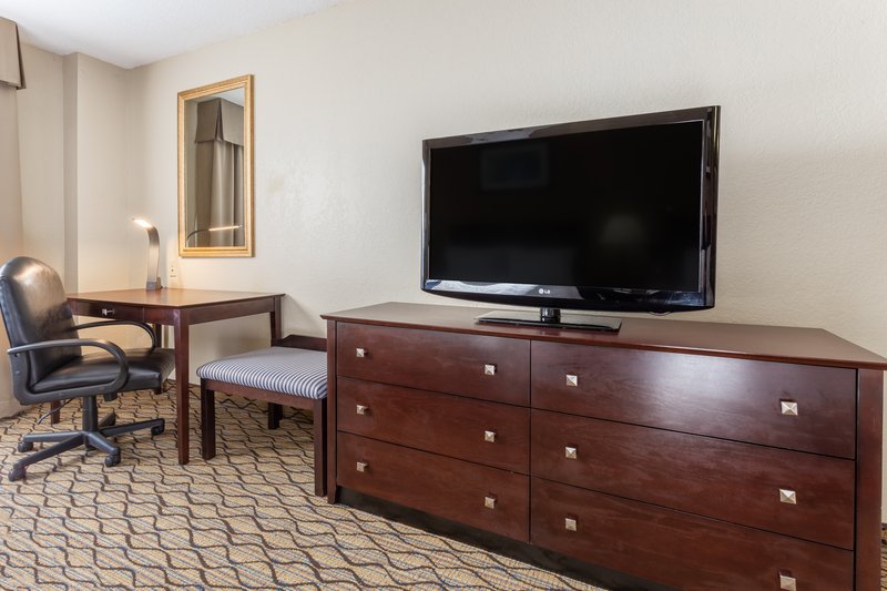 HOLIDAY INN EXP CHARLES TOWN