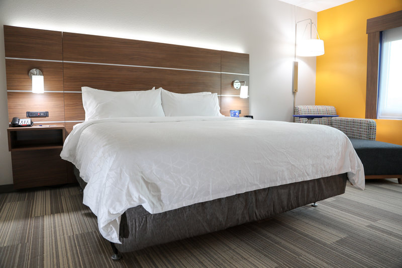 Holiday Inn Express and Suites Wylie West