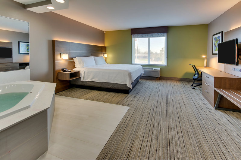 HOLIDAY INN EXP STES FT BENNIN