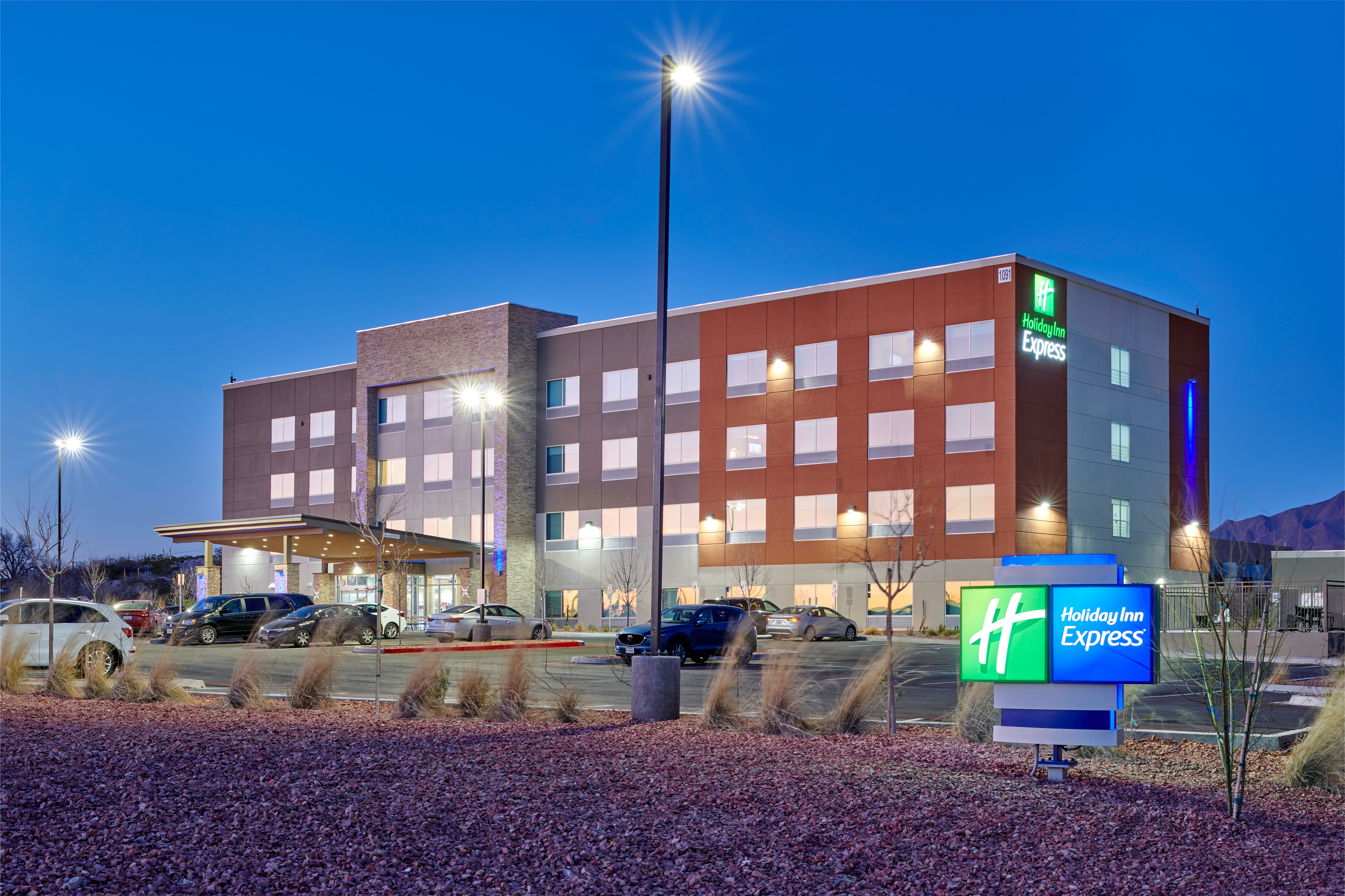 Holiday Inn Express and Suites El Paso – Sunland Park Area