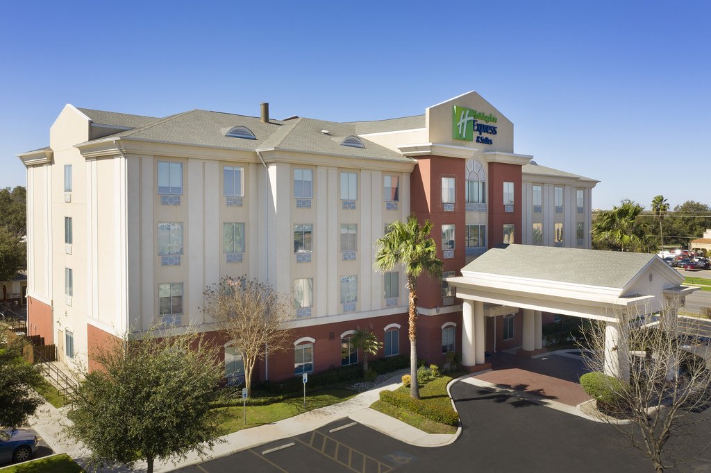 Welcome to Holiday Inn Express & Suites Uvalde 