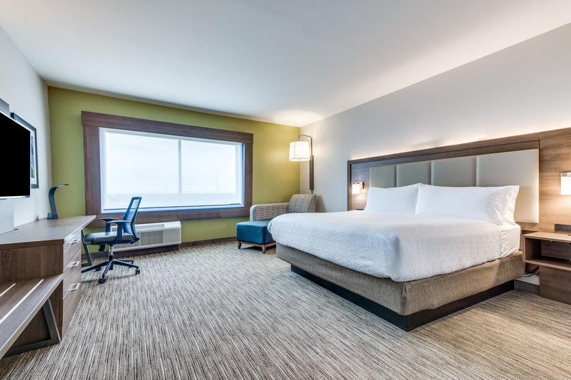 Holiday Inn Express and Suites Denton South