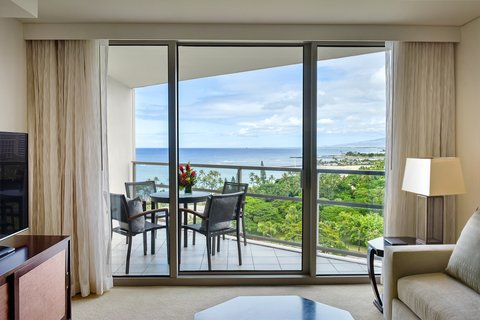 KHayden Trump Waikiki Ki Ocean View Room Living Balcony