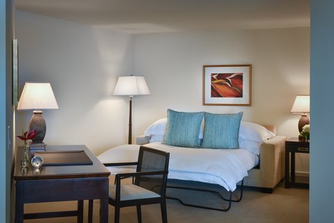 Trump Waikiki Sofa Bed Setup