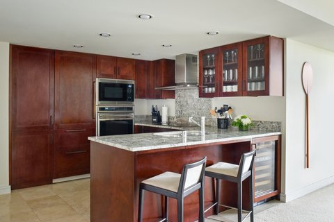 Trump Waikiki Kitchen Bar