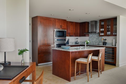 Trump Waikiki Suite Kitchen Bar