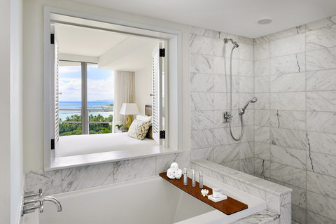 Trump Waikiki Ocean View Bath