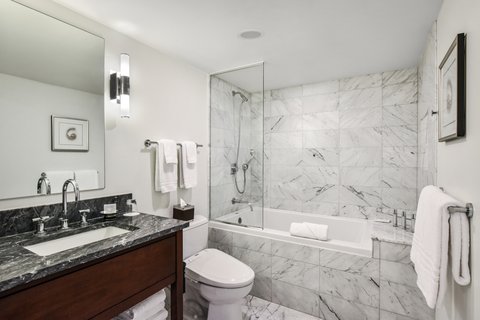 Trump Waikiki Standard Bath